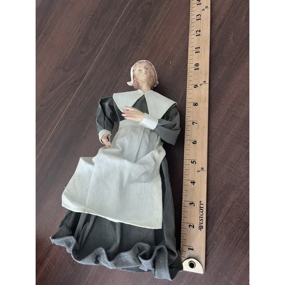 VTG Silvestri Paper Mache Fabriche Thanksgiving Pilgrim Woman
